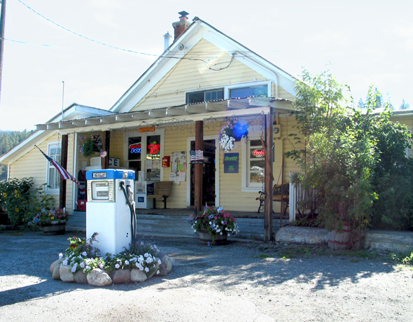 Malo Store and gas pump.
